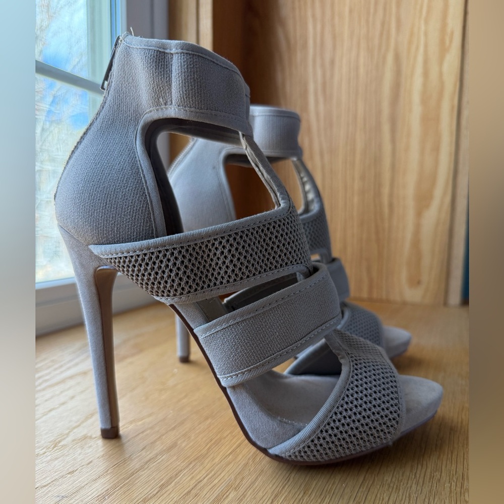 Steve Madden Linked heel size 6.5